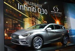 Engates para INFINITI Q30 Turismo de 01-2016 a 05-2025